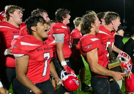 Chris Masse on football: Bond, senior leadership led Montgomery in Old Shoe rivalry win